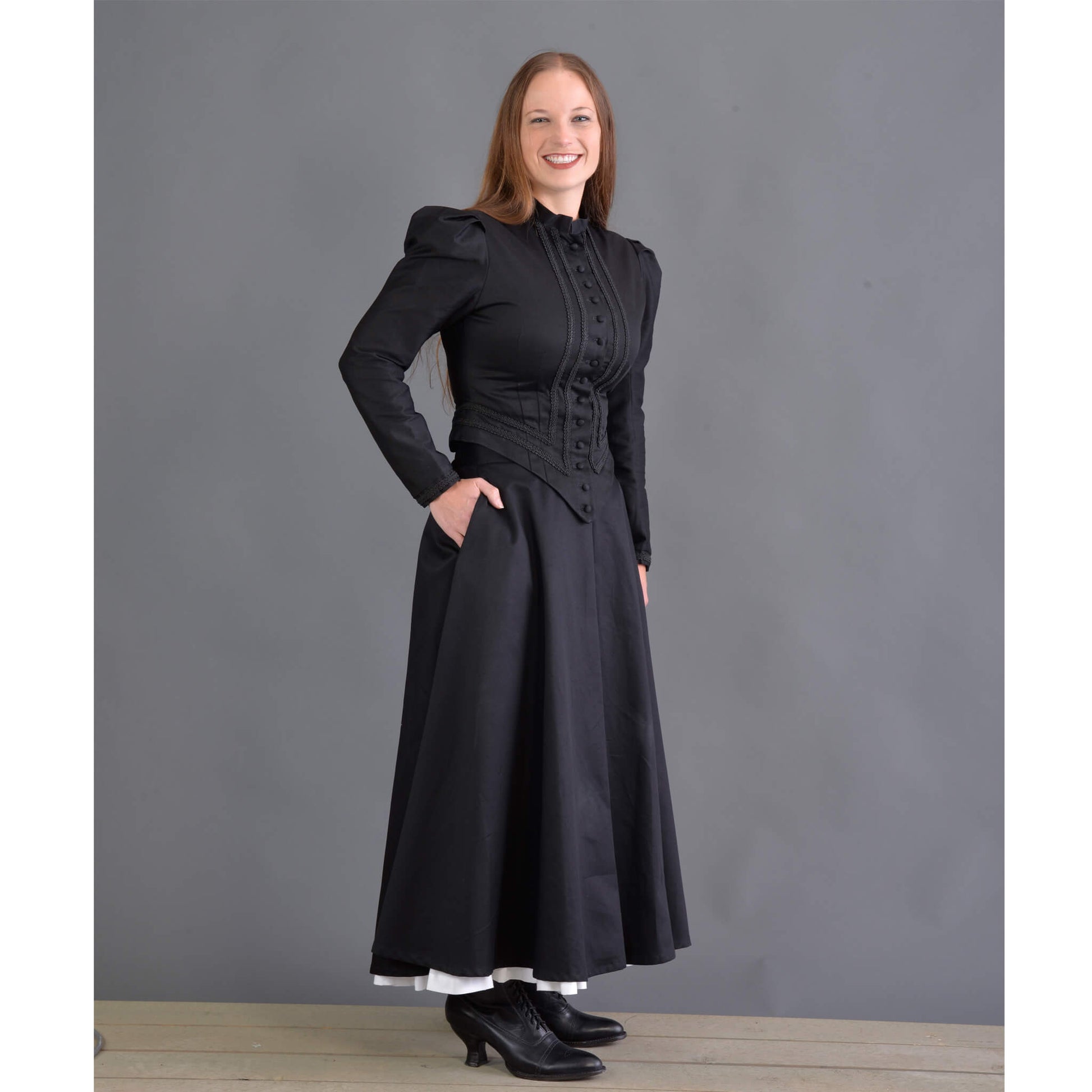 Whether you’re on your horse or just on the go, this split Riding Skirt is roomy and comfortable. How often can you combine that with great looks? The split Riding Skirt is cut wide with pleats front and back with an elastic waistband in back for an easy fit. It zips in the back with a button at the top and has two side pockets. It’s hard to tell it’s a split skirt unless you’re already on your mount.