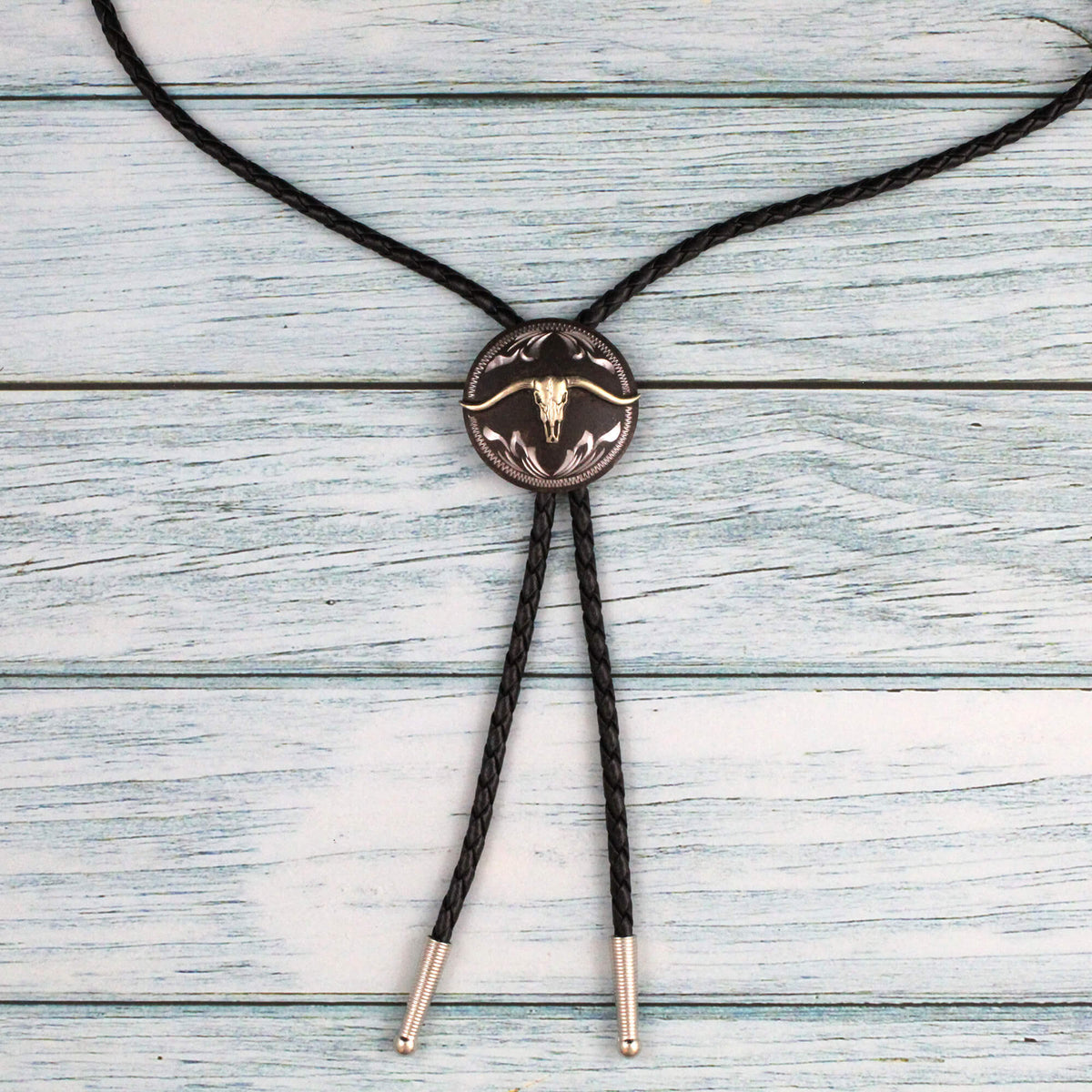 Mesa Skull Western Style Cowboy Bolo Tie