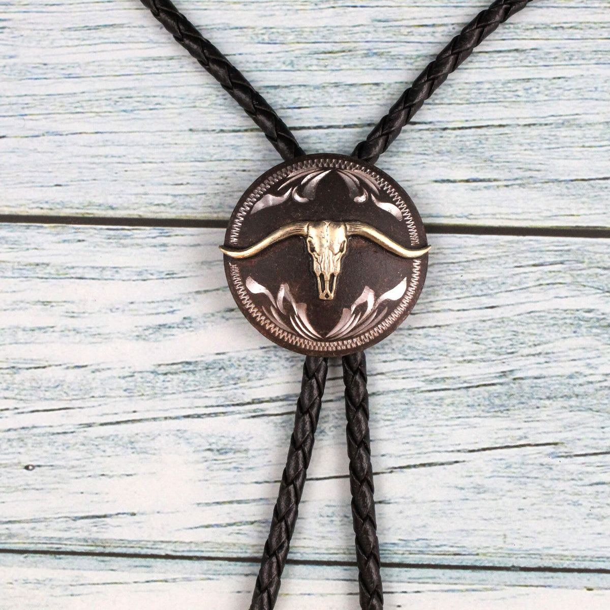 Mesa Skull Western Style Cowboy Bolo Tie
