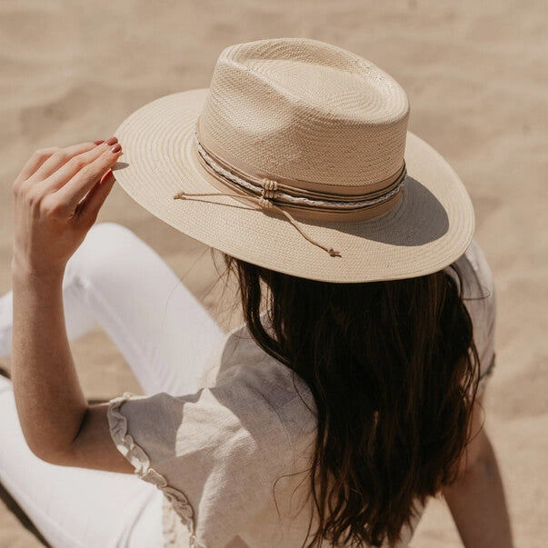 Women's Short Brim Cowgirl Straw Fedora Hat