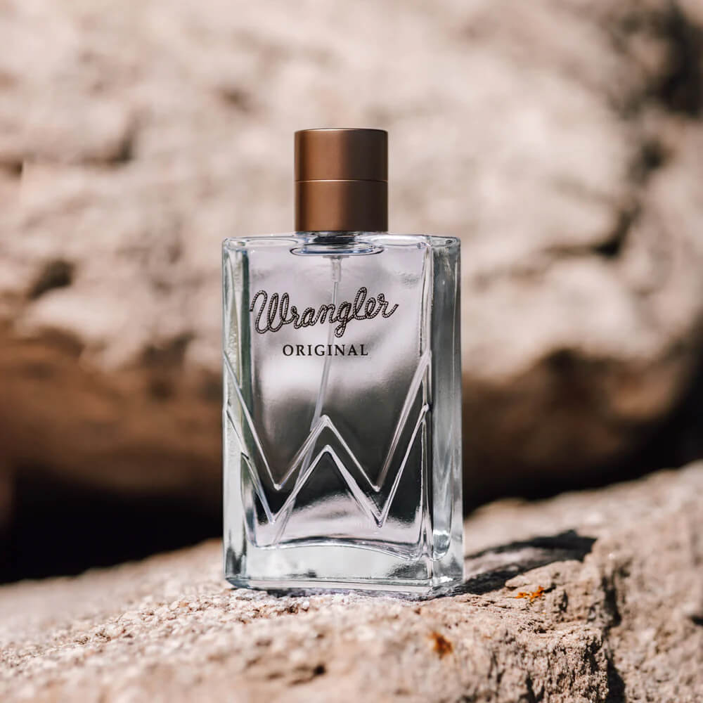 Bright citrus is threaded with fresh aromatics & warm resins to create a masculine scent uniquely Wrangler. Rooted in heritage and crafted with soul, this cologne is a timeless blend inspired by the brand's rich history.